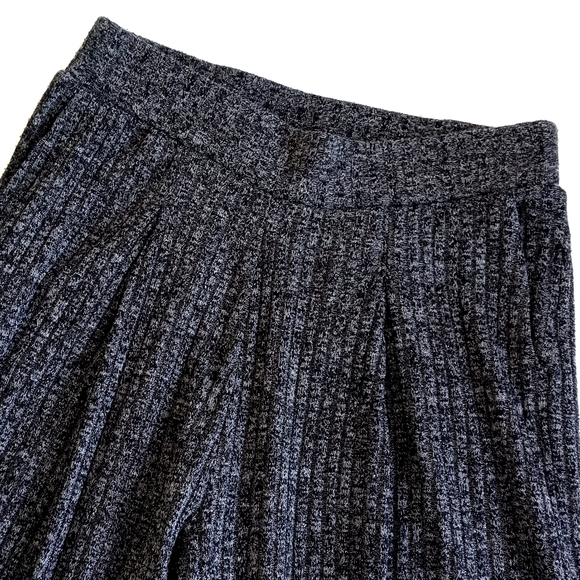 Banana Republic Women's Black White Heathered Knit Rayon Blend Wide Leg Pants XS - Picture 2 of 16